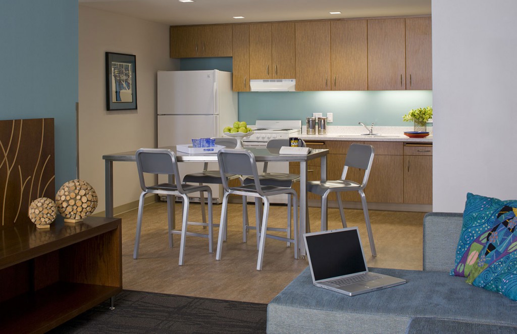 Muir Tamarack Apartments, University of California, San Diego Delawie